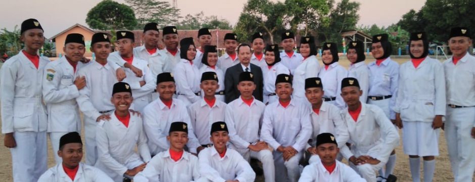 Pasukan Paskibra SMK Aryasatya Teknologi Patikraja